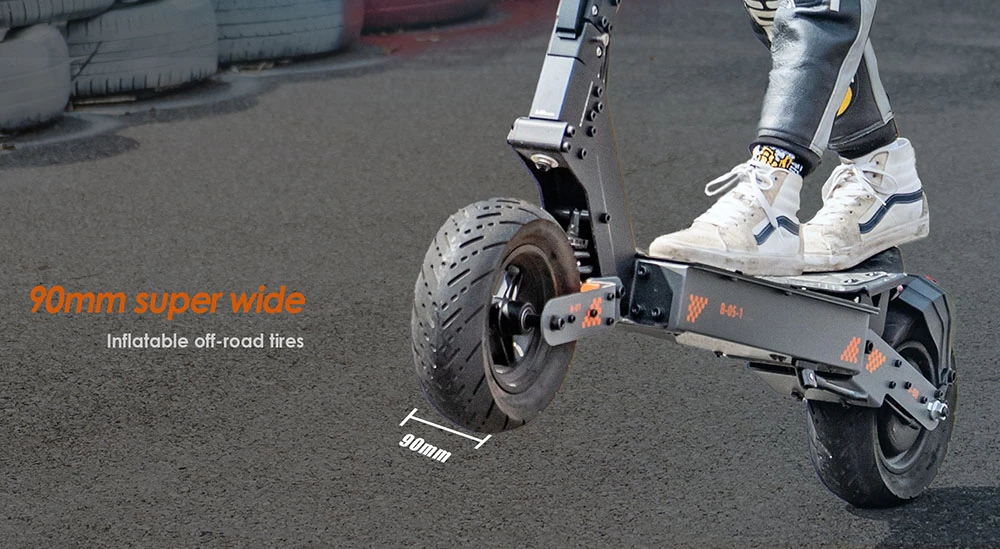 Trotinetă electrică KuKirin G4, 2 motoare de 1000 W, baterie de 60 V și 20 Ah, anvelope de 11 inch, viteză maximă de 70 km/h, autonomie de 75 km, frâne cu disc față și spate, amortizor cu patru brațe